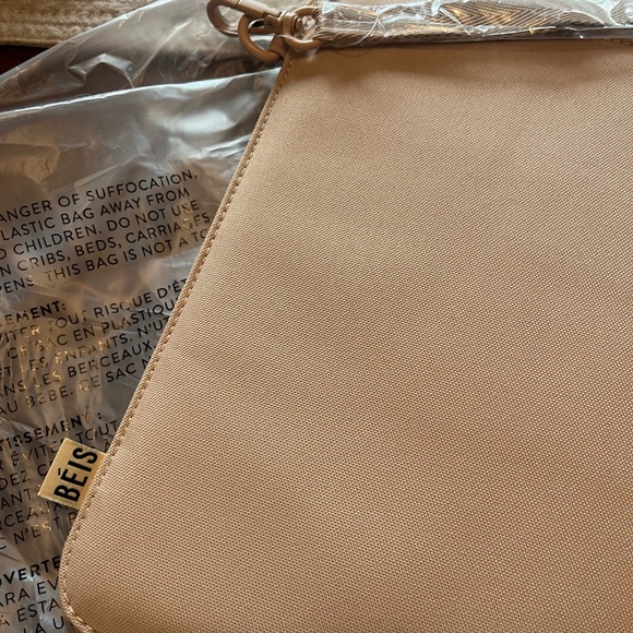 Beis Beige Laptop Slip - fits up to 13” MacBook - Picture 4 of 5